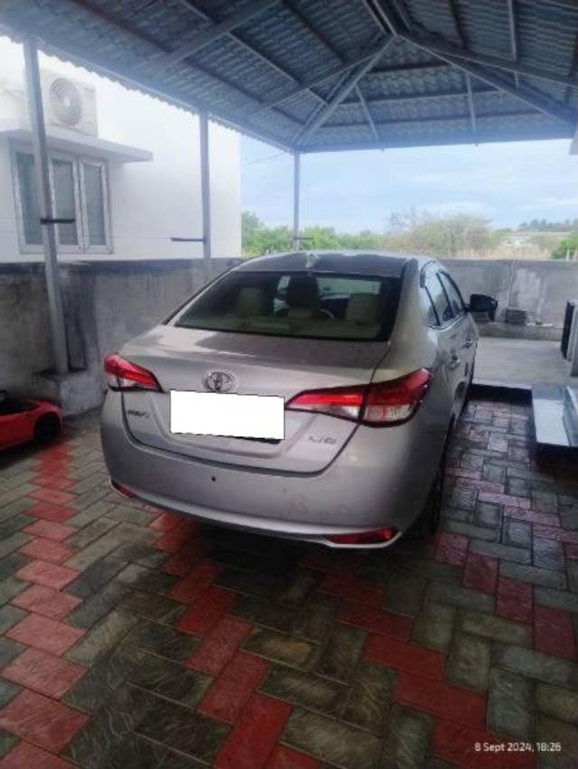 https://images10.gaadi.com/usedcar_image/4135793/original/processed_62f95673-1592-47bd-961f-f7c9caddc446.jpg?imwidth=6401