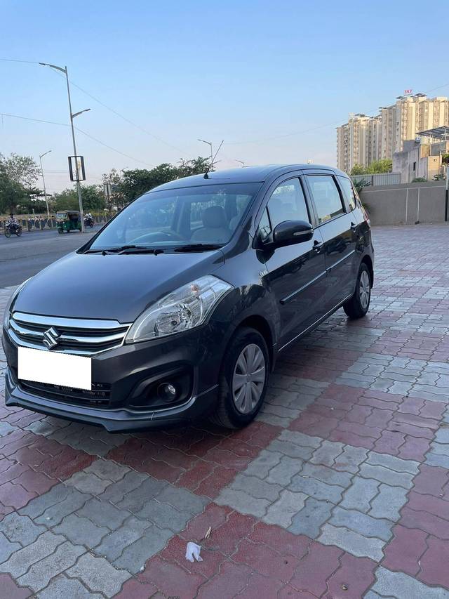 https://images10.gaadi.com/usedcar_image/4135904/original/processed_a405c28420ec45da62fca94395bbc3b1.jpg?imwidth=6402