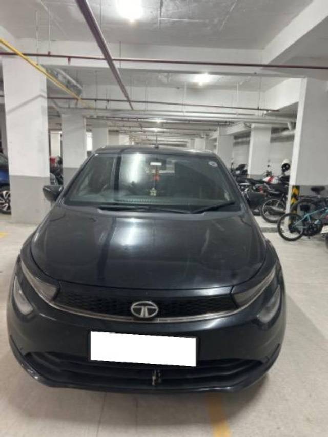 https://images10.gaadi.com/usedcar_image/4135950/original/processed_d81109ab-5a89-4d90-9ee4-2dedf83287a4.jpeg?imwidth=6402