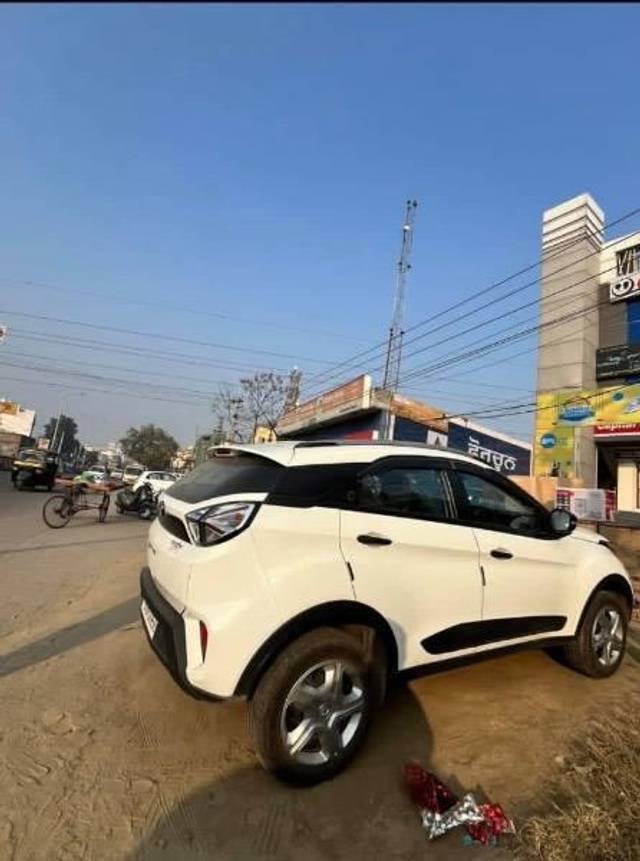 https://images10.gaadi.com/usedcar_image/4135962/original/processed_86e6136b-593c-4d5a-8d9e-1aec04a15569.jpeg?imwidth=6402