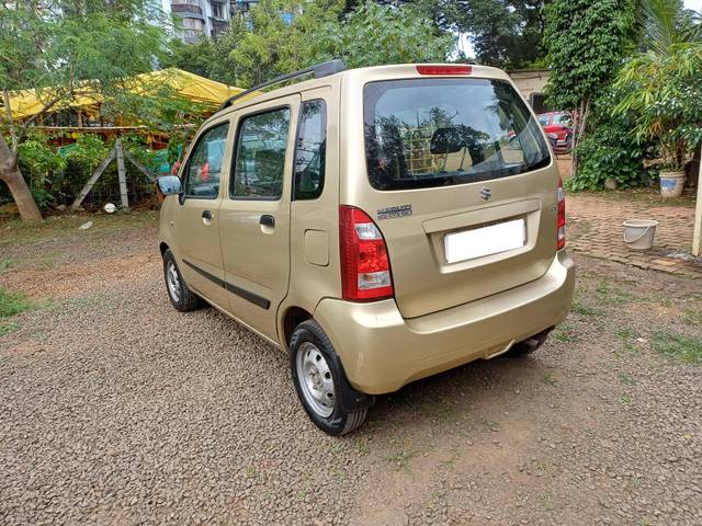 https://images10.gaadi.com/usedcar_image/4135986/original/processed_dbca78391fd2d362c79257021de5e558.jpg?imwidth=6402