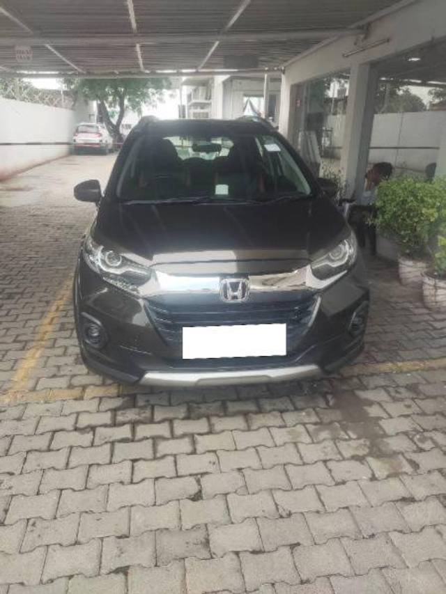 https://images10.gaadi.com/usedcar_image/4136001/original/processed_324b2761-2790-4a72-bbf0-30ce476f21ec.jpg?imwidth=6400