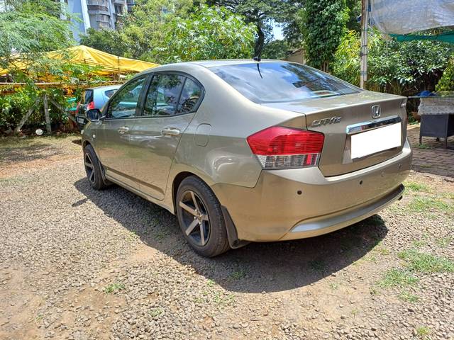 https://images10.gaadi.com/usedcar_image/4136011/original/processed_0697d450b781a40c9ad07a8715bc4753.jpg?imwidth=6402