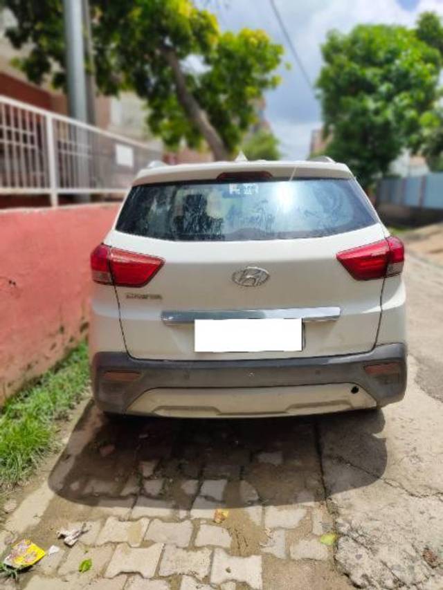 https://images10.gaadi.com/usedcar_image/4136124/original/processed_6e053a63-a590-4531-9581-ff17f4dbc44a.jpg?imwidth=6400