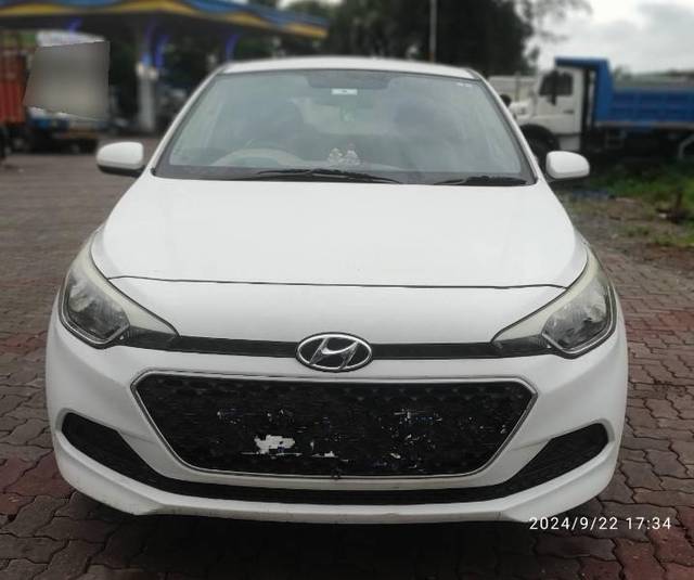 https://images10.gaadi.com/usedcar_image/4136147/original/processed_9395a651-600e-4672-8b5e-b2cf94a8cf43.jpg?imwidth=6401