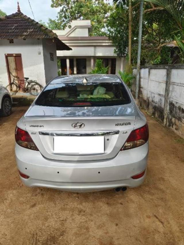 https://images10.gaadi.com/usedcar_image/4136604/original/processed_79a6a817-dd63-4089-8abc-30c63a3f088e.jpg?imwidth=6400