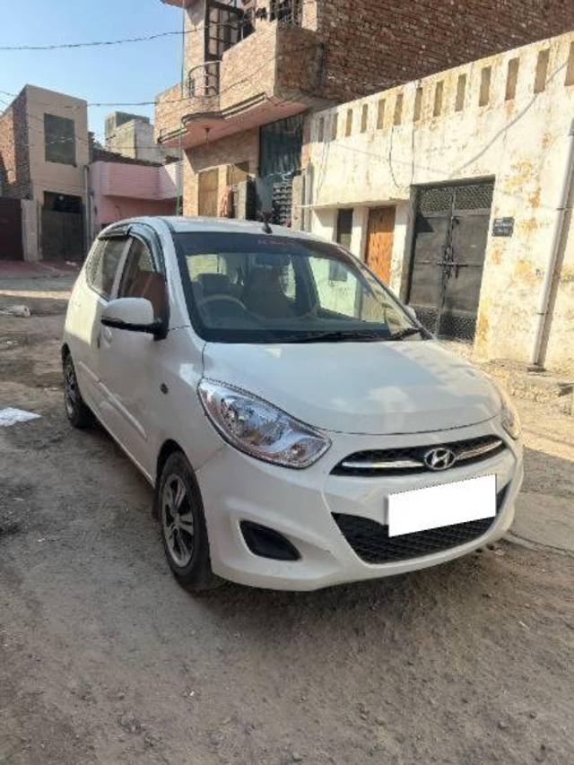 https://images10.gaadi.com/usedcar_image/4136665/original/processed_edeff14d-4765-4f8d-b0e8-f5757ccb5432.jpg?imwidth=6400