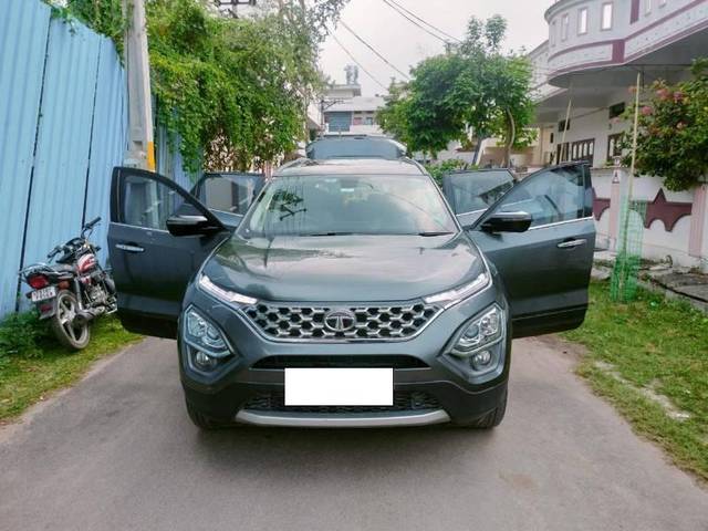 https://images10.gaadi.com/usedcar_image/4136686/original/processed_439fb6d9-8aea-4d28-a916-34e3c21686e3.jpeg?imwidth=6401