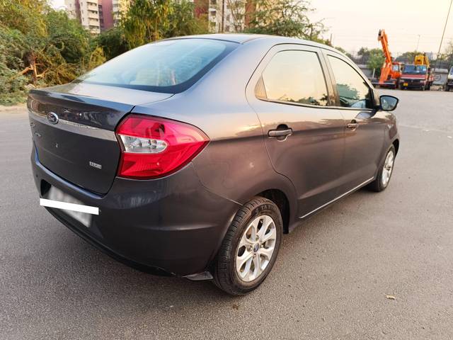 https://images10.gaadi.com/usedcar_image/4136720/original/processed_d56e3c53134c1698f9ebca91d0ea312f.jpg?imwidth=6402