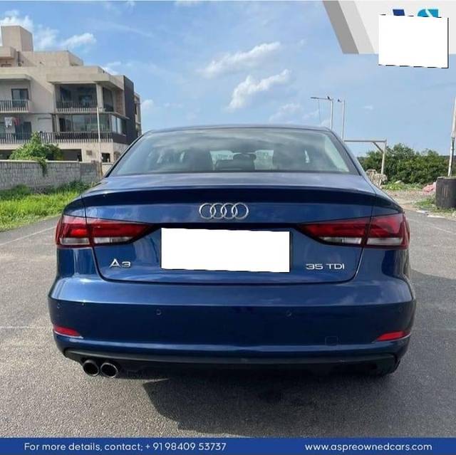 https://images10.gaadi.com/usedcar_image/4136849/original/processed_8bddb90103ac34f7106df206bef9a7ee.jpg?imwidth=6402