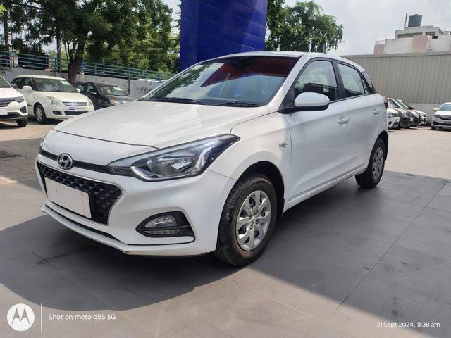 https://images10.gaadi.com/usedcar_image/4136853/original/processed_a7157931ecb293fd57c979a8d203d7f2.jpeg?imwidth=6400