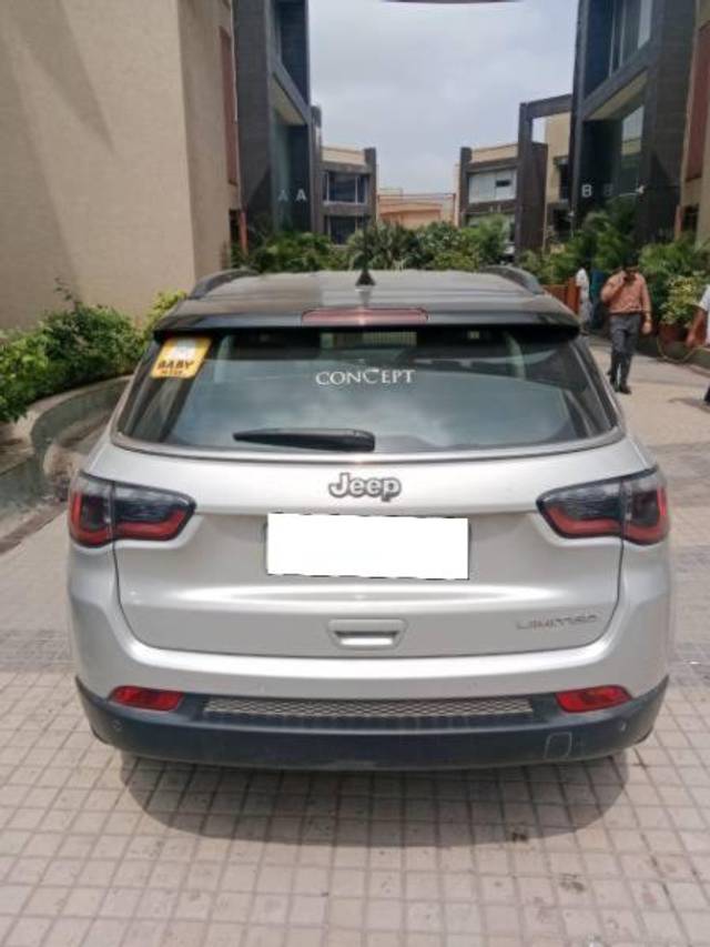 https://images10.gaadi.com/usedcar_image/4136868/original/processed_26762e9c-6d90-4c03-bf99-f48d0591a1eb.jpeg?imwidth=6402