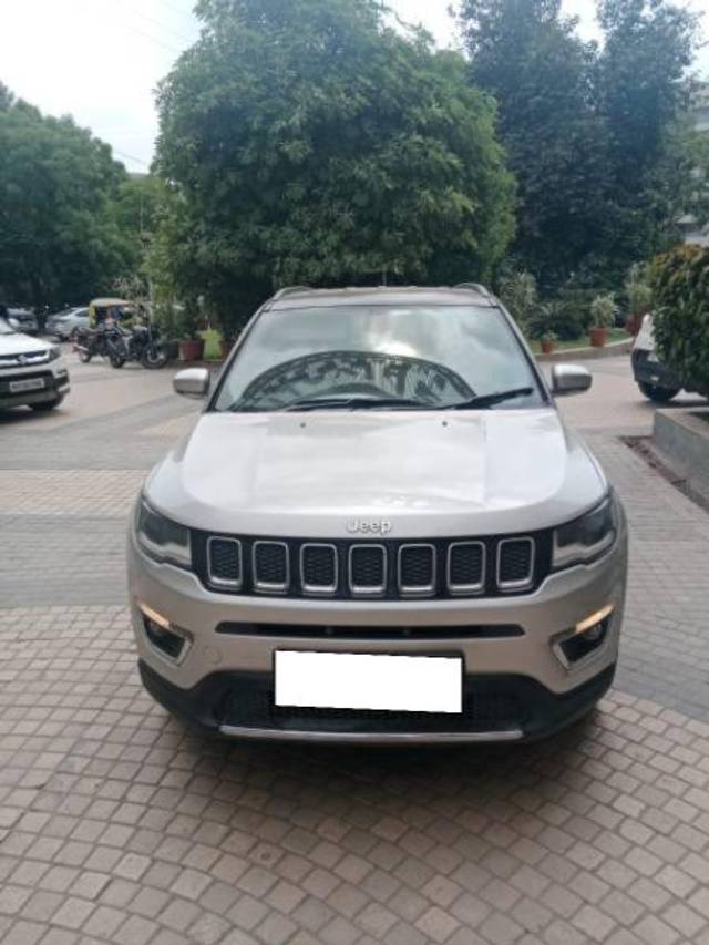 https://images10.gaadi.com/usedcar_image/4136868/original/processed_8a0858d2-9d39-4835-9966-17df6d4f9660.jpeg?imwidth=6400