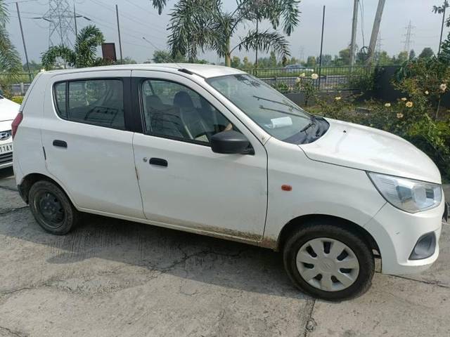 https://images10.gaadi.com/usedcar_image/4136930/original/processed_ee36fe0d-6077-4305-9db6-b8c7e0b87c0e.jpeg?imwidth=6401