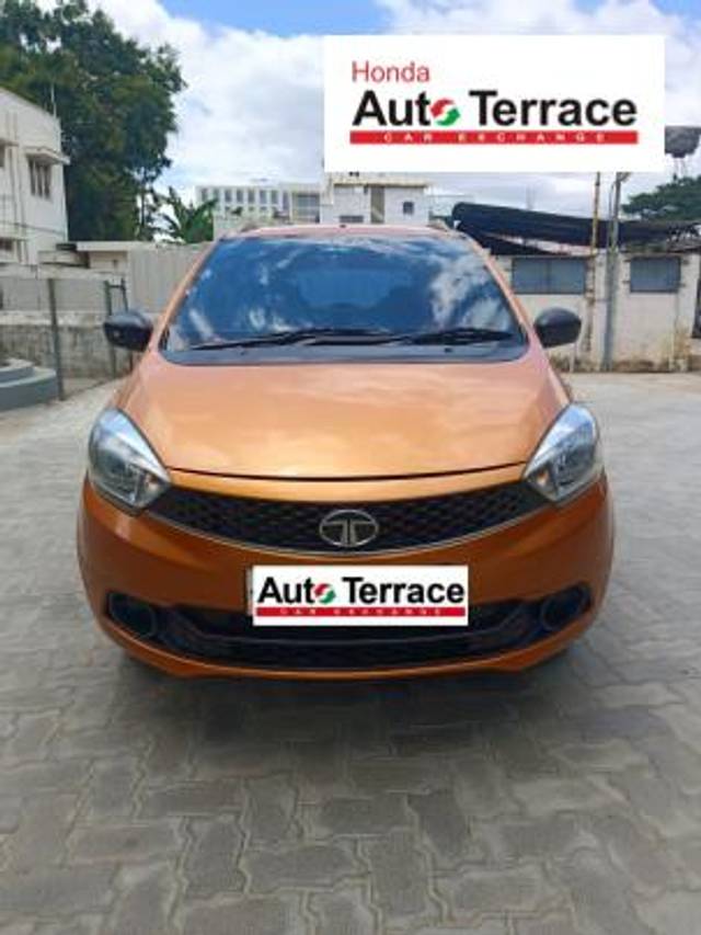 https://images10.gaadi.com/usedcar_image/4137003/original/e44f4b3878f250401f7420093bb49686.jpeg?imwidth=6400