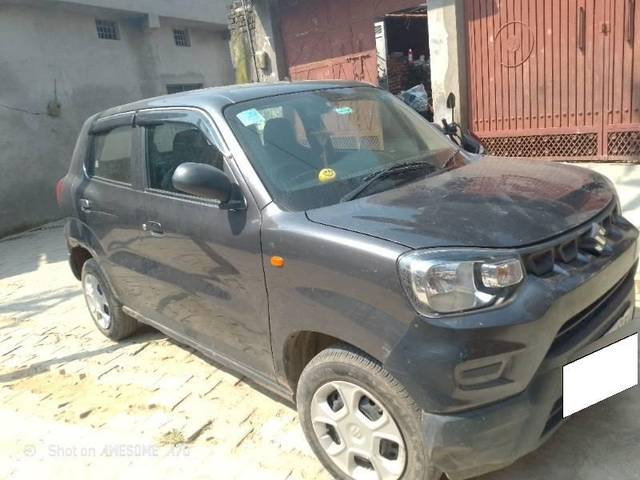 https://images10.gaadi.com/usedcar_image/4137088/original/processed_51f0f108-2dd0-410c-91e1-06800da7ccbf.jpg?imwidth=6402