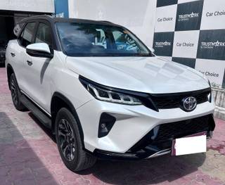 Toyota Fortuner Legender Toyota Fortuner Legender 4x2 AT