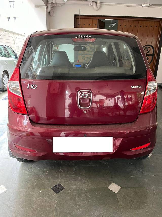 https://images10.gaadi.com/usedcar_image/4137221/original/processed_51af6d0d8ede558b25121730ee6c9573.jpg?imwidth=6402