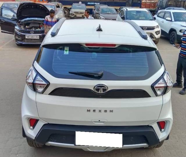 https://images10.gaadi.com/usedcar_image/4137261/original/processed_414bd128-38b6-4fe5-9749-38a05c543aea.jpeg?imwidth=6402