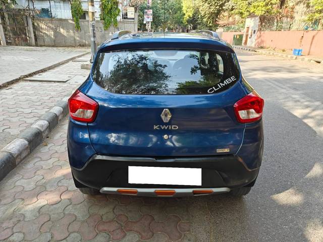 https://images10.gaadi.com/usedcar_image/4137319/original/processed_52dbdf5b853495c211b8b8b3520c6839.jpg?imwidth=6402