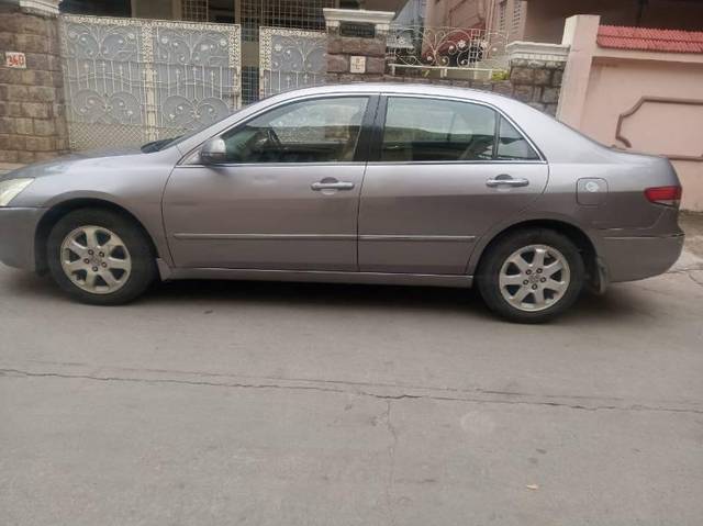 https://images10.gaadi.com/usedcar_image/4137330/original/processed_f56a525b-e148-499a-b058-57d12a6da0df.jpg?imwidth=6402