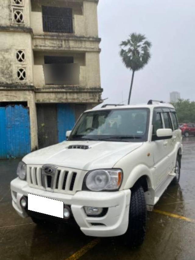 https://images10.gaadi.com/usedcar_image/4137333/original/processed_45808b3c-af5b-4061-9302-c10d5fb05052.jpg?imwidth=6400