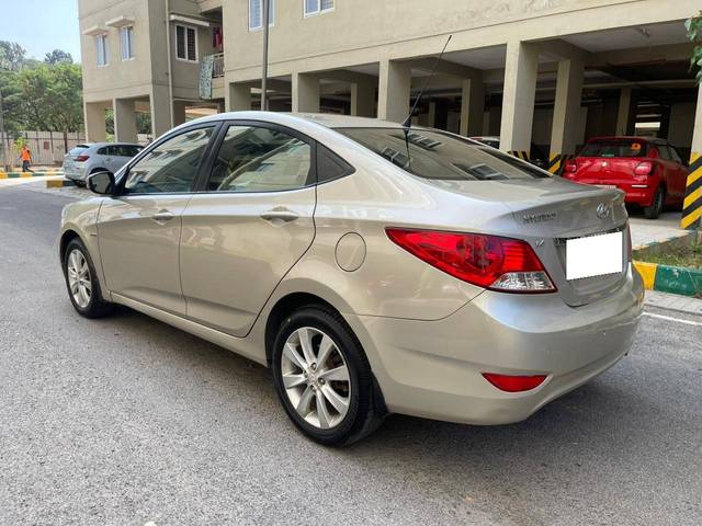 https://images10.gaadi.com/usedcar_image/4137359/original/processed_41e747d65f3883ad98eeea750e82333f.jpg?imwidth=6400