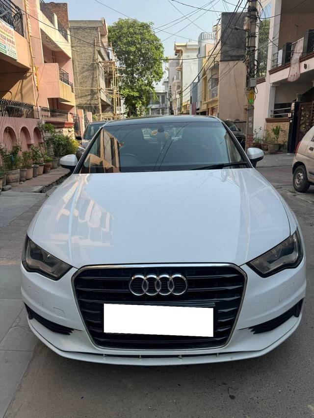 https://images10.gaadi.com/usedcar_image/4137384/original/processed_b446cd4fbedd9c623d455c0b8c6614f5.jpg?imwidth=6402