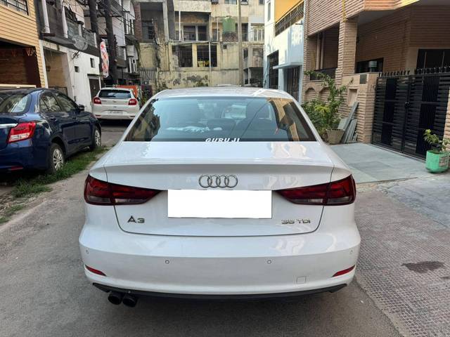 https://images10.gaadi.com/usedcar_image/4137384/original/processed_f4eafe22989c20a1000e5fb01f9cb7f2.jpg?imwidth=6401