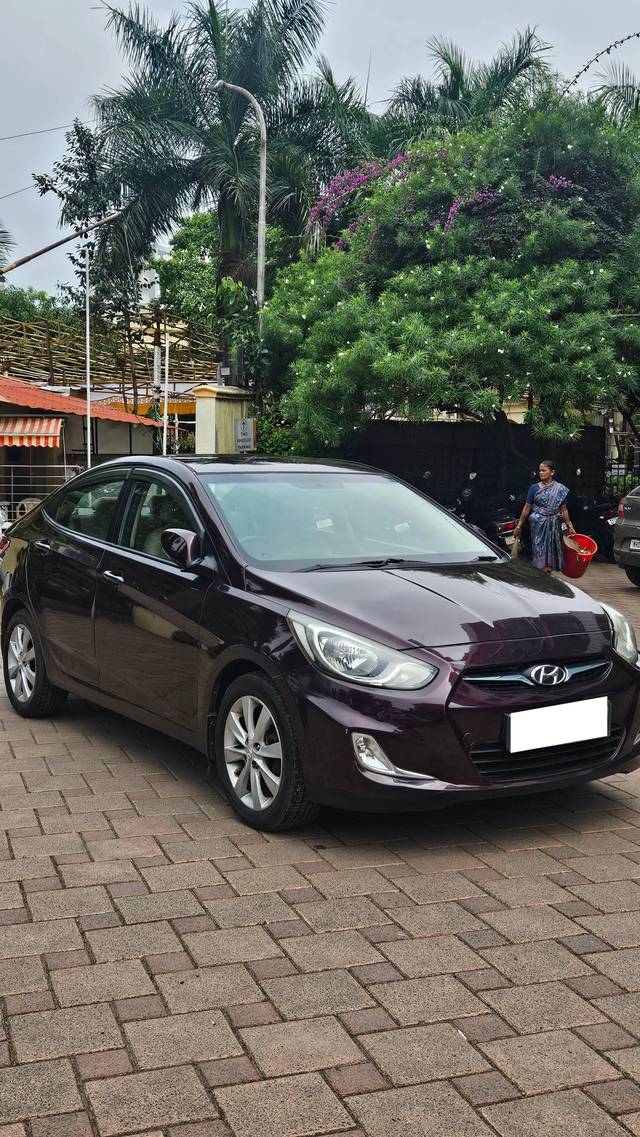 https://images10.gaadi.com/usedcar_image/4137393/original/processed_985735c429f3830e096d49c67c5dc95b.jpg?imwidth=6400