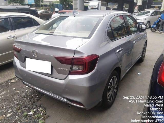 https://images10.gaadi.com/usedcar_image/4137657/original/processed_6479f383e116033eb2096915680ec1d0.jpeg?imwidth=6401