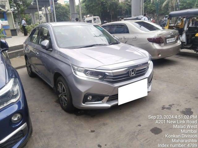 https://images10.gaadi.com/usedcar_image/4137657/original/processed_bc9c0b9331f23d898719bb6de06f7123.jpeg?imwidth=6400