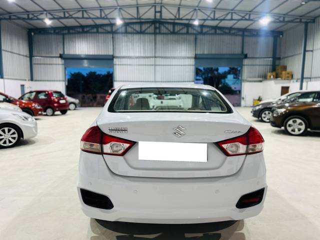 https://images10.gaadi.com/usedcar_image/4137666/original/processed_5f35b57a166d7d845c245b20cb1261dd.jpg?imwidth=6402