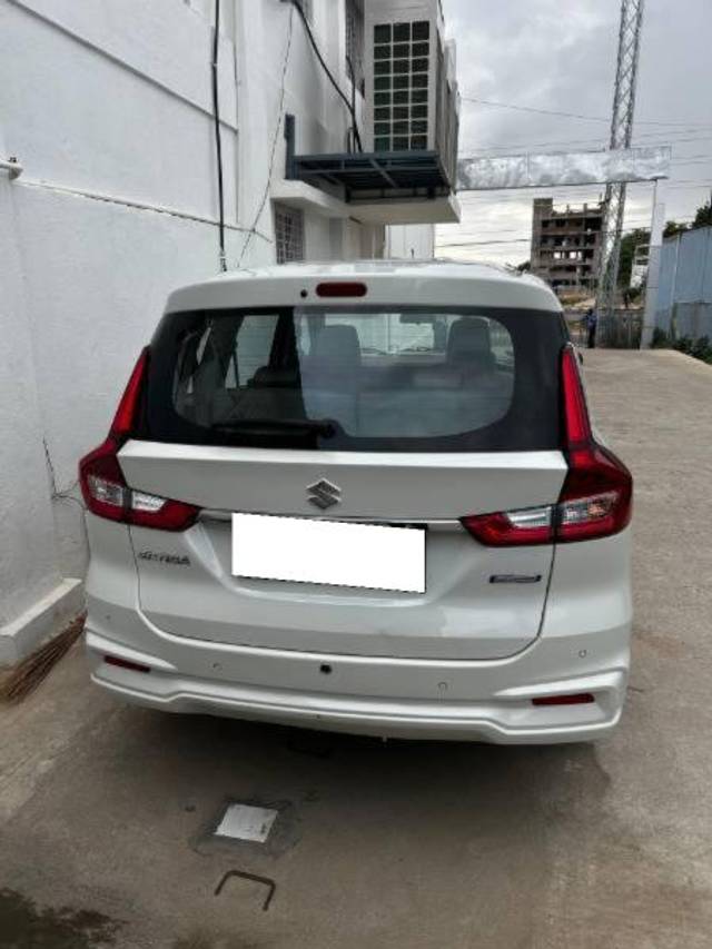 https://images10.gaadi.com/usedcar_image/4137693/original/processed_ce6bd545-2e88-492d-bb5c-69f5010b8689.jpg?imwidth=6401