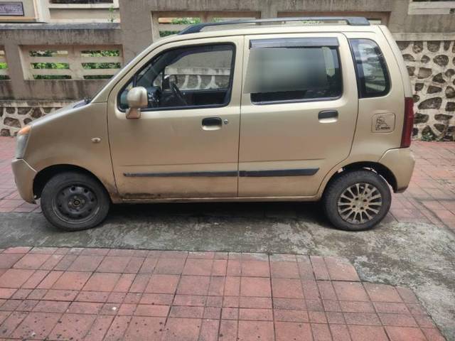 https://images10.gaadi.com/usedcar_image/4137760/original/processed_701c990f-f796-4580-97a5-3c3128483fae.jpg?imwidth=6402