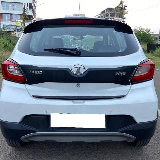 https://images10.gaadi.com/usedcar_image/4137815/original/processed_77a8d46999765604965c4ebd5fe566e8.jpg?imwidth=6401