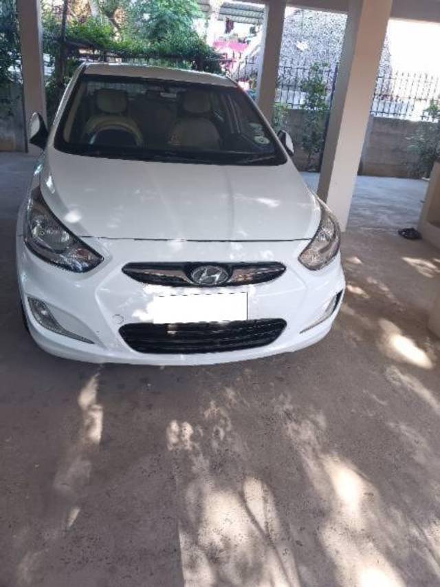 https://images10.gaadi.com/usedcar_image/4137908/original/processed_d83717a6-f636-40ed-9f97-c7b714049fba.jpg?imwidth=6400