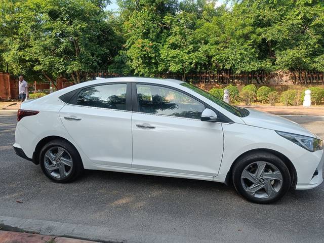 https://images10.gaadi.com/usedcar_image/4138099/original/7bcb4fc7adc34a2bd78572abae1d7ee8.jpg?imwidth=6401