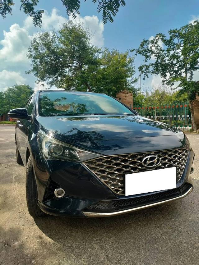 https://images10.gaadi.com/usedcar_image/4138113/original/processed_1470ce46084d92fc2d46e924c93b4b6d.jpg?imwidth=6400