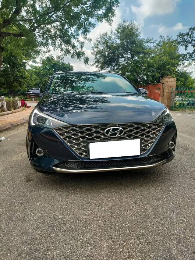 https://images10.gaadi.com/usedcar_image/4138113/original/processed_3a5bd34bdb0f697206baebfed2407ca4.jpg?imwidth=6402