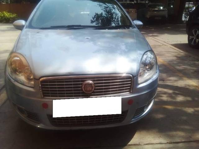 https://images10.gaadi.com/usedcar_image/4138472/original/processed_227cc155-a20b-4685-b769-4df7b06d04e7.jpg?imwidth=6400