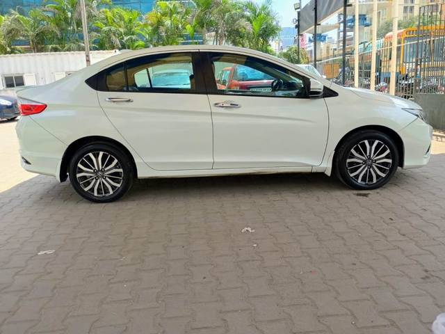 https://images10.gaadi.com/usedcar_image/4138579/original/5c92462e0df927e2650ea886a80bd54a.jpeg?imwidth=6401