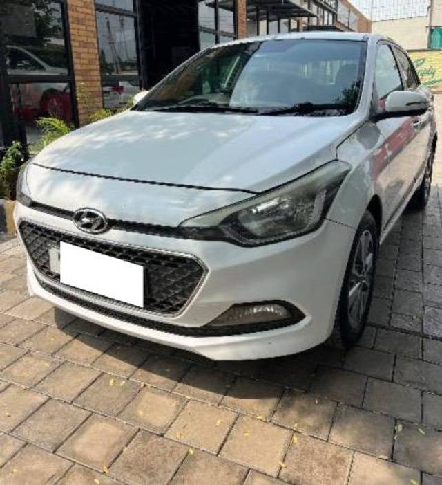 https://images10.gaadi.com/usedcar_image/4138706/original/processed_bfe97053-40bf-4918-b3ef-0a4487a1a4e4.jpg?imwidth=6401