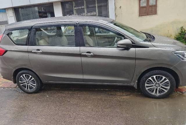 https://images10.gaadi.com/usedcar_image/4138876/original/processed_c2f08f78-e887-4b40-9a93-ddcda40dbc19.jpeg?imwidth=6401