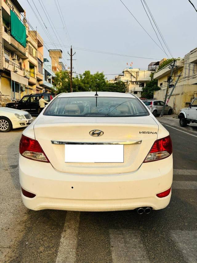 https://images10.gaadi.com/usedcar_image/4138878/original/processed_f99fe91d81833979d497bdad66e8244c.jpg?imwidth=6401