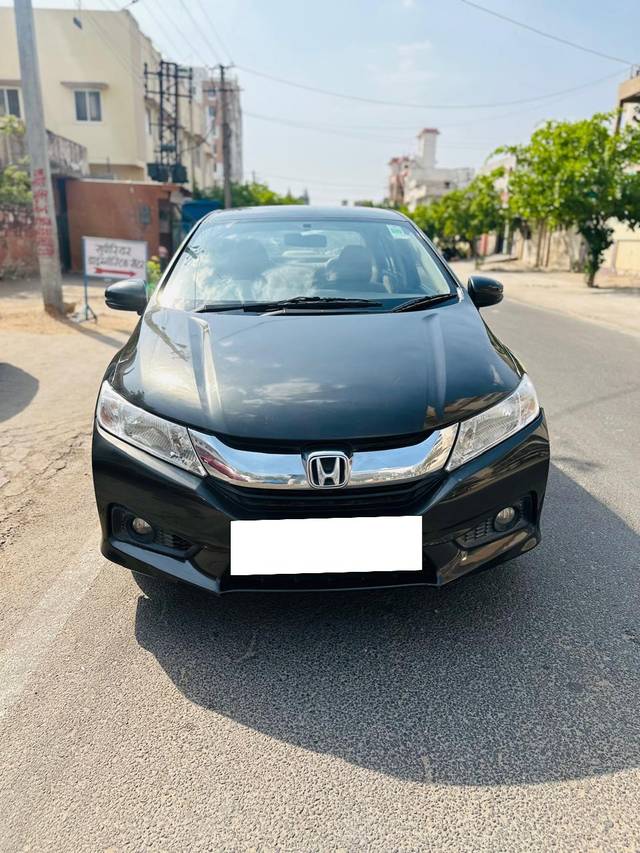 https://images10.gaadi.com/usedcar_image/4138896/original/processed_a6d8b544b86601a72e61ded5393e7d20.jpg?imwidth=6400