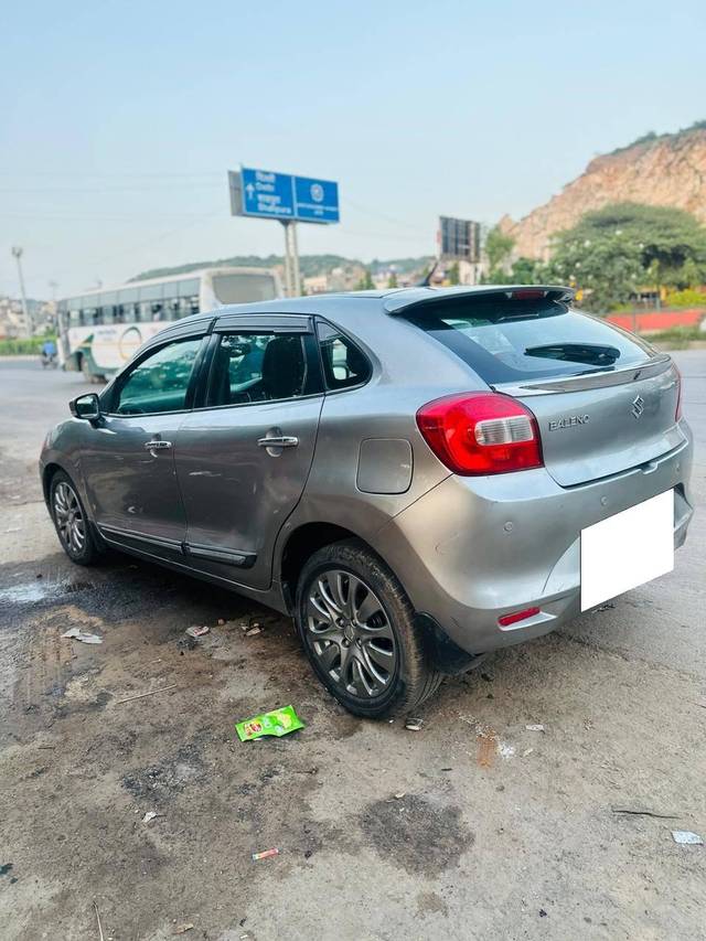 https://images10.gaadi.com/usedcar_image/4138921/original/processed_1ab90d1364f87764159e49e94e44f75a.jpg?imwidth=6402