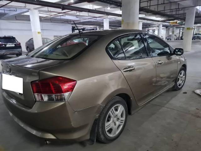 https://images10.gaadi.com/usedcar_image/4138940/original/processed_154f75e6-ba7c-438d-a86e-0766ffa90057.jpg?imwidth=6401