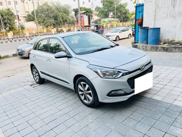 https://images10.gaadi.com/usedcar_image/4139004/original/processed_bae2ee45b2cc957064bfe87940300ba1.jpg?imwidth=6400