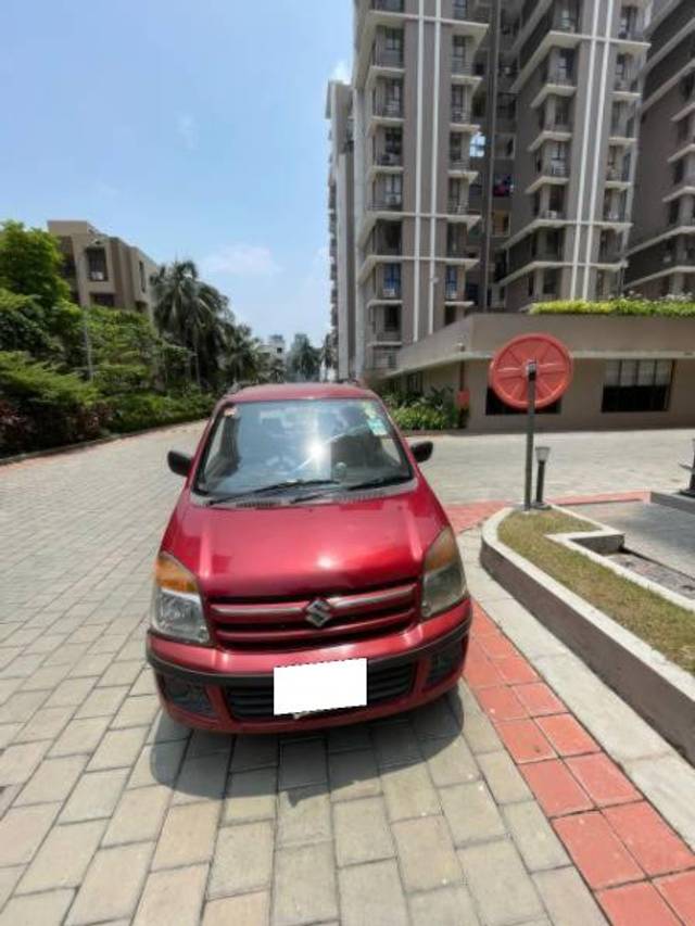 https://images10.gaadi.com/usedcar_image/4139012/original/processed_e491fa46-daf2-4858-bfac-8d82dbb08774.jpg?imwidth=6400